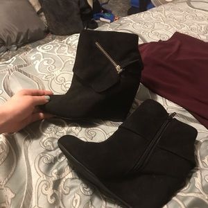 Heeled booties